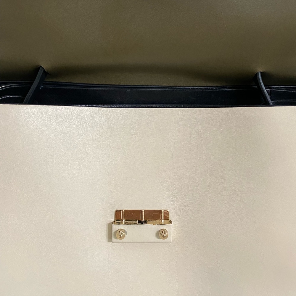 Valentino Garavani Large Bag (good condition) - Picture 11 of 17